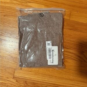 BRAND NEW Men’s brown hoodie never been opened